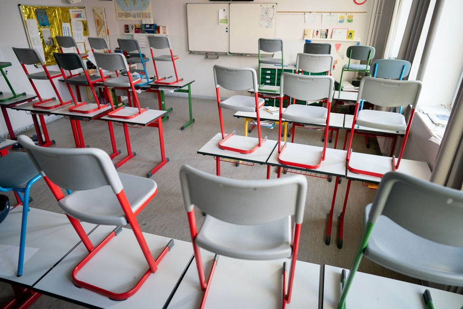 Die Grundschulen in NRW sollen ab dem 4. April schrittweise wieder den Betrieb aufnehmen (Archivbild).
