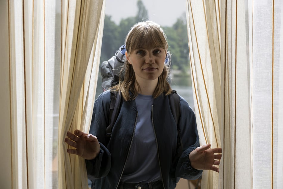 Sophie Arnold (25) spielt nun die Rolle der Lisa Schroth in der TV-Sendung "In aller Freundschaft".