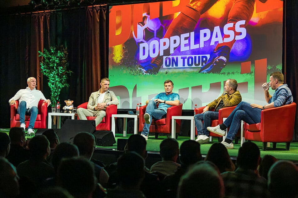 Talkten in Leipzig (v.l.): Mario Basler (55), Nils Petersen (35), Moderator Thomas Helmer (59), Manuel Baum und Maik Franz (43).