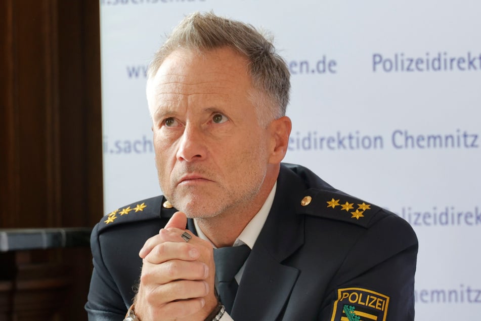 Der leitende Kriminaldirektor Holger Thierfelder gab alarmierende Zahlen zur Kinder-Kriminalität in Chemnitz bekannt.