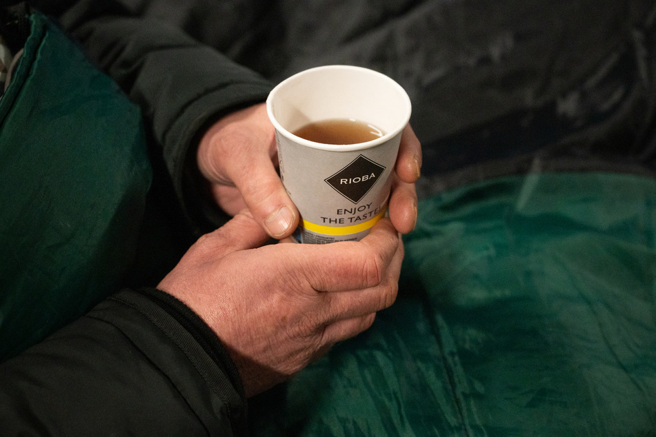 Notunterkünfte, warme Mahlzeiten und heiße Getränke sollen Obdachlosen in Thüringen helfen, den Winter zu überstehen. (Symbolfoto)