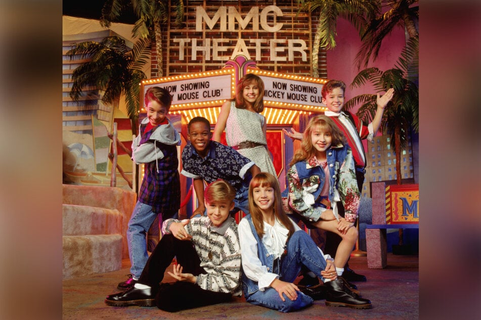 Ryan Gosling (45, v.l.), Britney Spears (44, v.m.), Christina Aguilera (45) und Justin Timberlake (45, r.) sind durch den "Mickey Mouse Club" berühmt geworden.