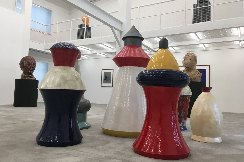 Nach Wochen ohne öffentlich sichtbare Kunst öffnen erste Ausstellungen in der Corona-Krise wieder ihre Türen für Besucher in Berlin.