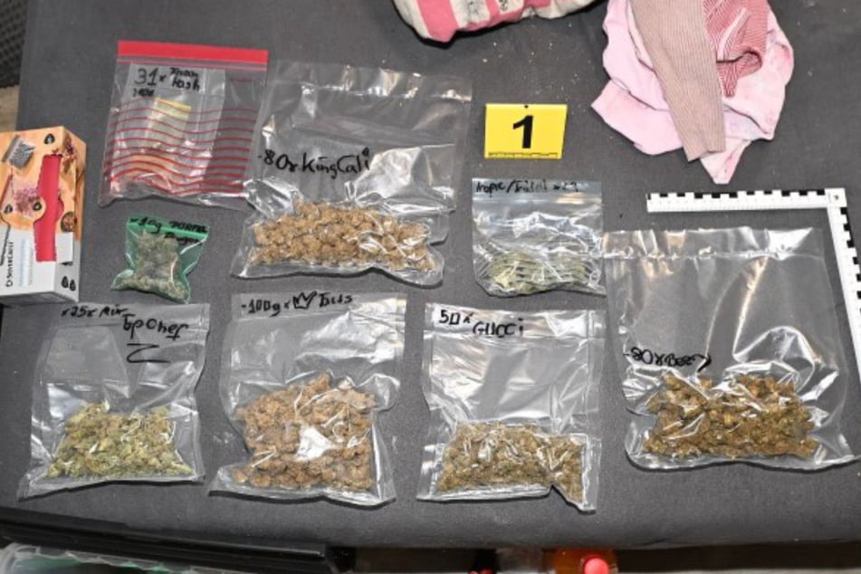 Drogenfund in Magdeburg: Polizei nimmt Dealer-Duo hops