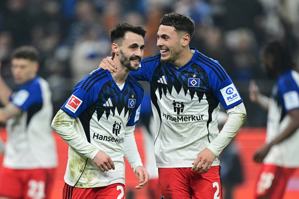 William Mikelbrencis (22, r.) könnte den HSV im Sommer ablösefrei verlassen.