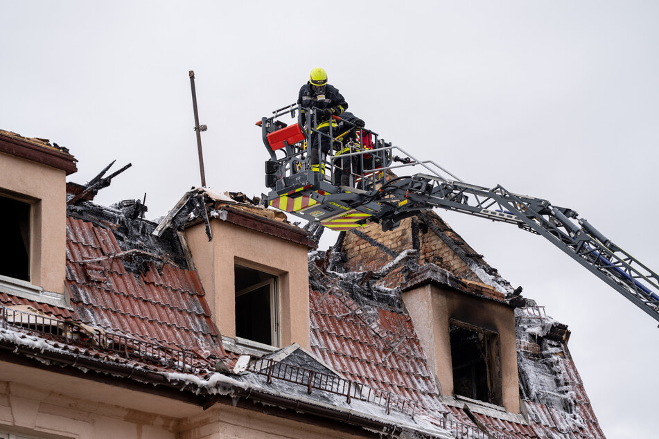 Brand in Mehrfamilienhaus: Zahl der Toten und Verletzten gestiegen