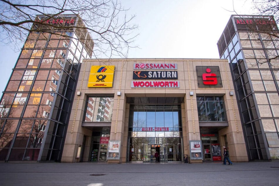 Der Rentner (89) war zuvor im Allee-Center einkaufen.