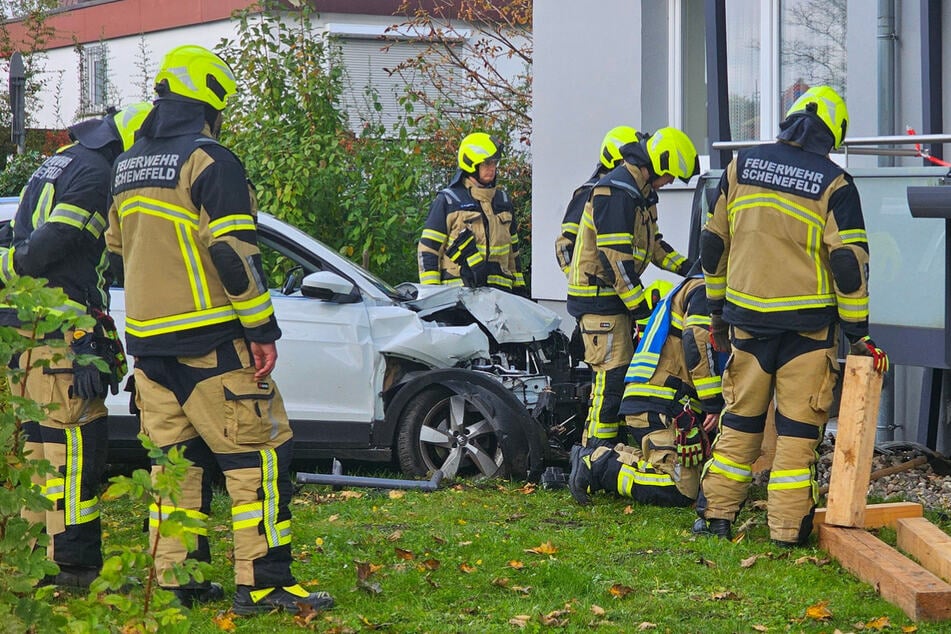 Die Feuerwehr musste die Balkone nach dem Unfall provisorisch abstützen.