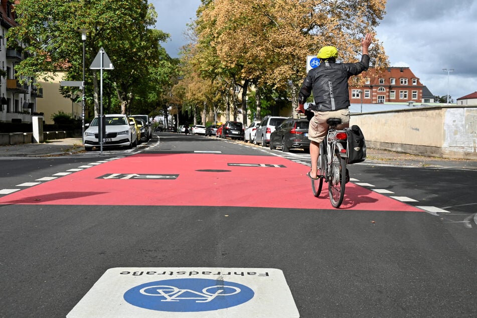 Glatte Sache: So picobello wie an der Junghansstraße können Radwege mittlerweile aussehen.