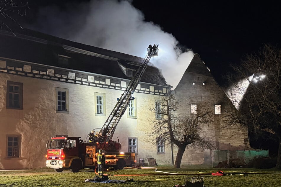 Die Feuerwehr konnte verhindern, dass sich das Feuer ausbreitet.