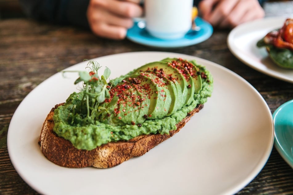 Leckeres veganes Frühstück gibt's in der Dresdner Neustadt bei Café v-cake. Neben Broten, Wraps und veganem Rührei stehen auch leckere Getränke auf der Speisekarte. (Symbolbild)