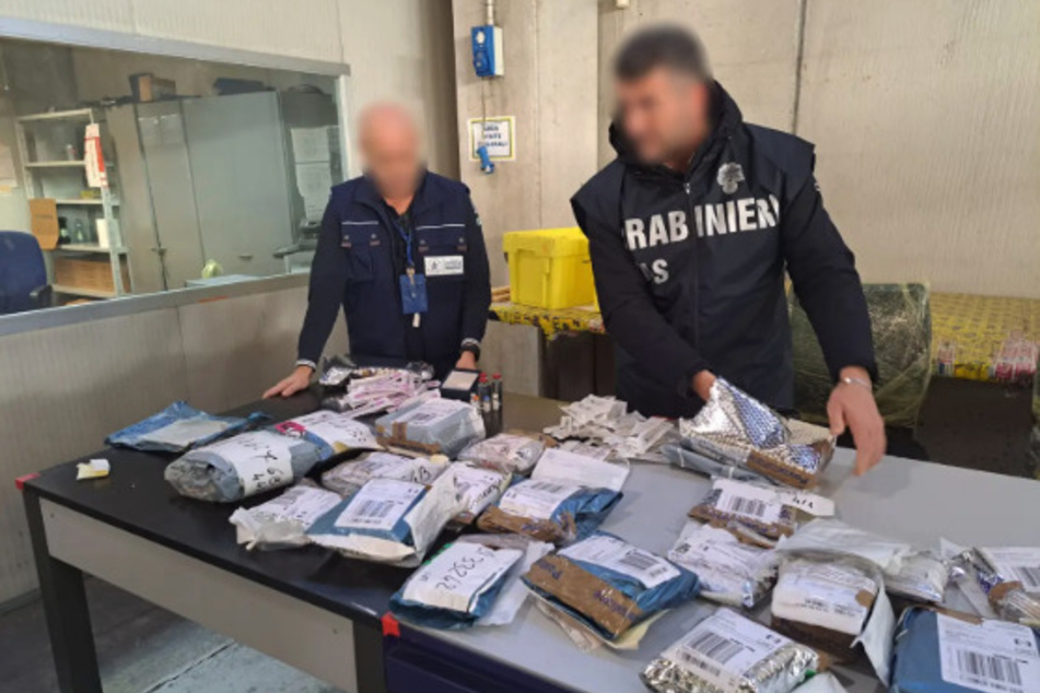 The seized drugs have an estimated value of more than eleven million euros.