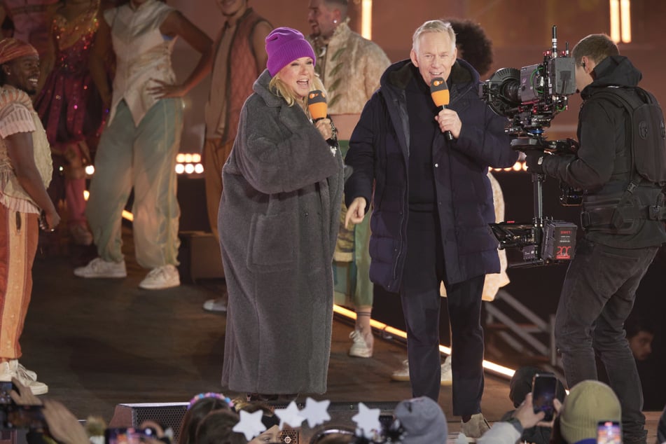 Johannes B. Kerner (61, r.) und Andrea Kiewel moderieren diesmal keine Silvestershow, stehen aber dennoch gemeinsam vor der Kamera.