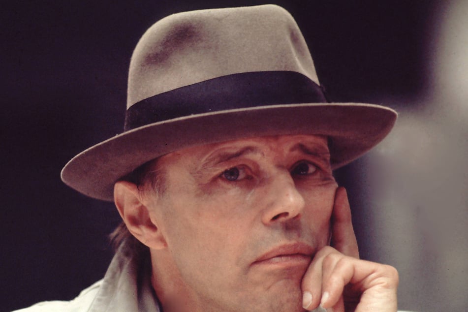 Der Hut war sein Markenzeichen: Joseph Beuys (1921-1986).
