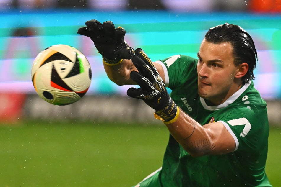 Dynamo-Keeper Tim Schreiber bestritt alle 38 Punktspiele und hat mit 3400 Minuten die meisten aller eingesetzten Spieler.