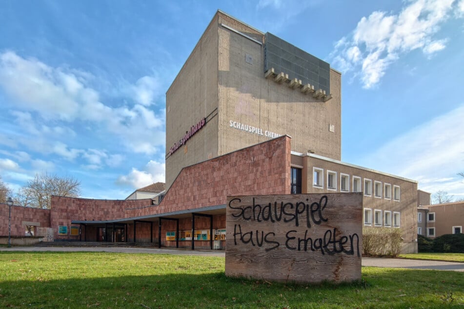 Das alte Schauspielhaus steht seit Jahren leer. Über eine neue Spielstätte wird gestritten.