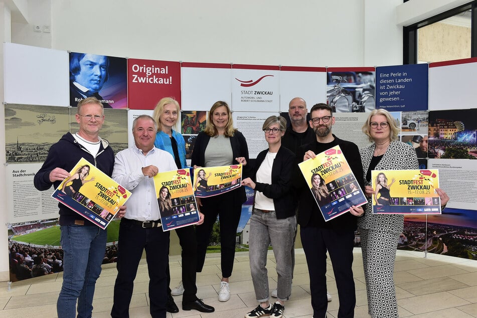 Das Organisations- und Sponsorenteam zum Zwickauer Stadtfest 2025 um OB Constanze Arndt (47, BfZ, M.).