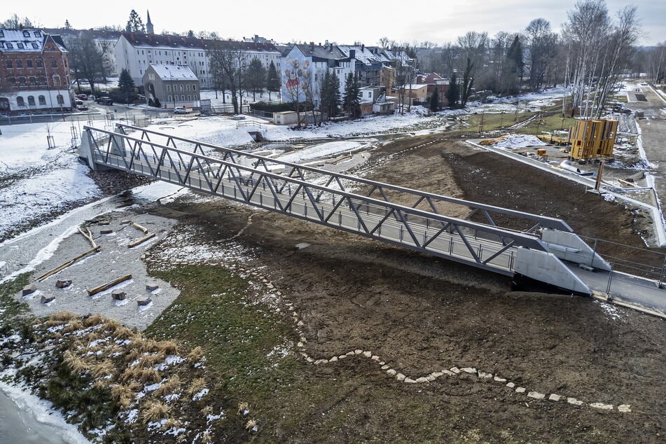 Die Bauarbeiten im Stadtteilpark am Pleißenbach gehen in ihre finale Phase.