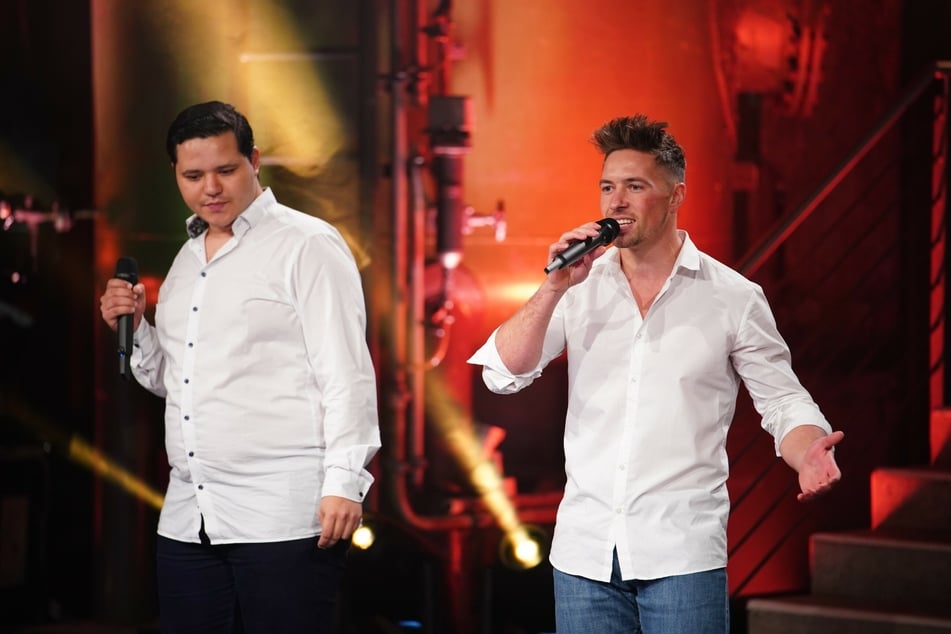 Ramon Kaselowsky (r.) aus Nordsachsen hat souverän den Einzug in die Liveshows von "Deutschland sucht den Superstar" geschafft.