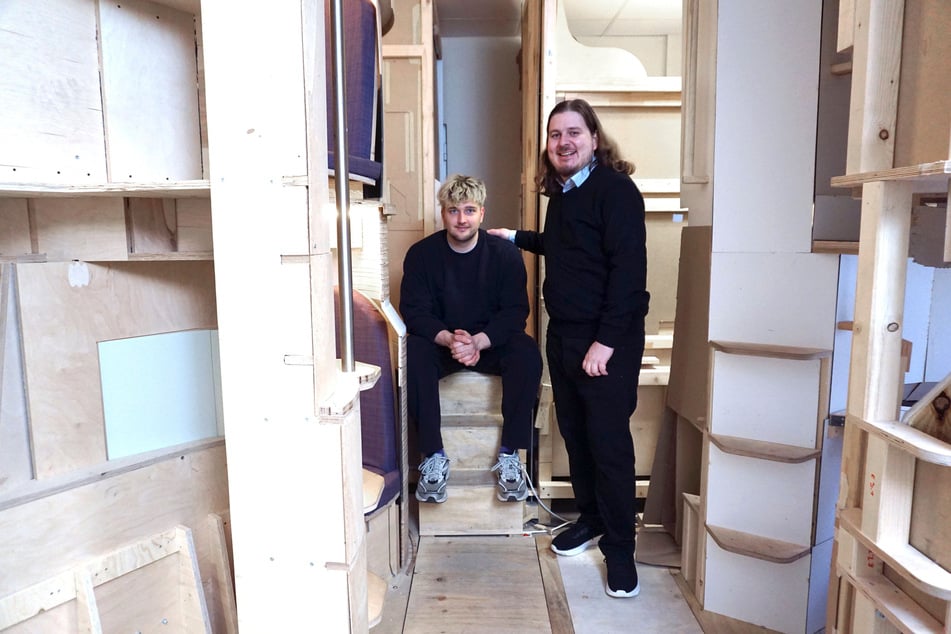 Der Designer Hendrik Lucka (l.) und der Mathematiker Anton Dubrau aus Berlin arbeiten an einem neuen Nachtzug-Konzept