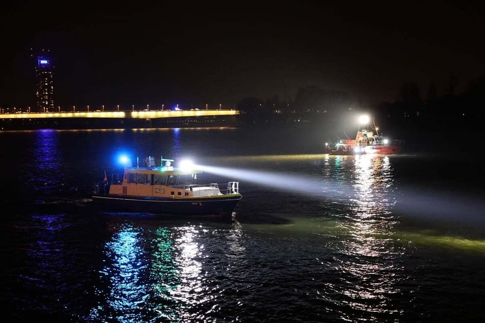 Die Polizei leitete am Samstagabend eine großangelegte Suche nach dem Mann ein.