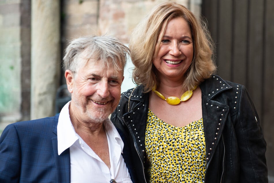 Ein Bild aus glücklichen Tagen: Martin Semmelrogge (70) und seine Regine (56).