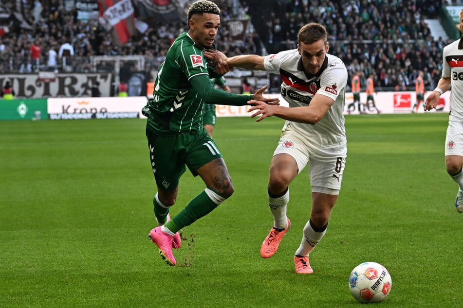 St. Pauli um James Sands (r) fiel gegen Werder Bremen und Justin Njinmah nicht viel ein.