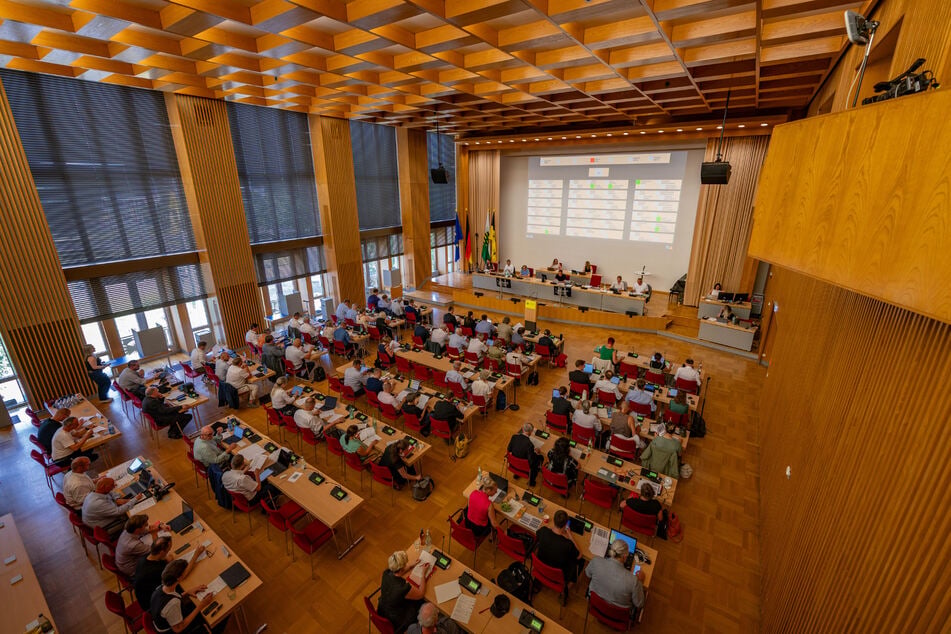 Heute geht es im Stadtrat heiß her.