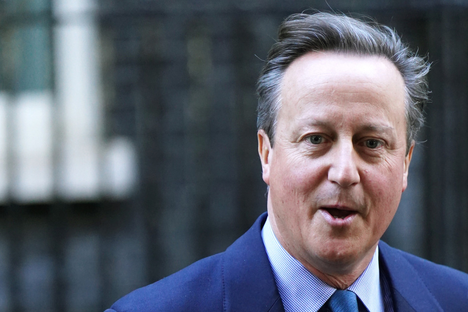 Ex-Premier David Cameron wieder zurück auf der Bühne, doch der Spott ist groß