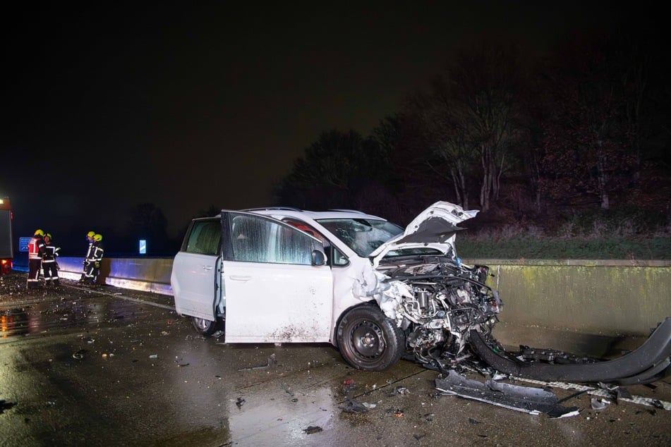 Auch die vier Insassen des anderen Autos wurden verletzt.