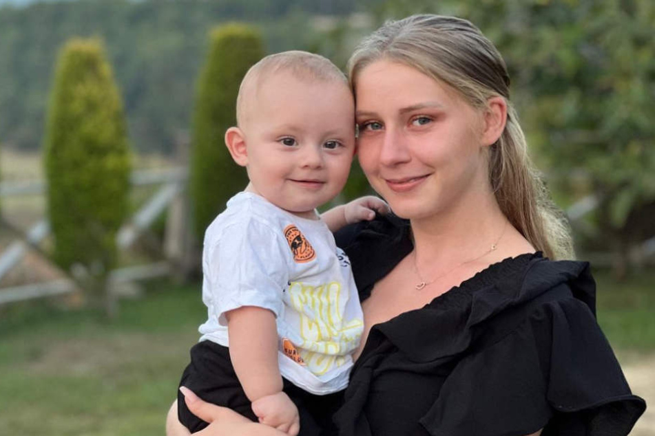 Söhnchen Aurelio (10 Monate) ist Loredana Wollnys (19) größter Stolz.