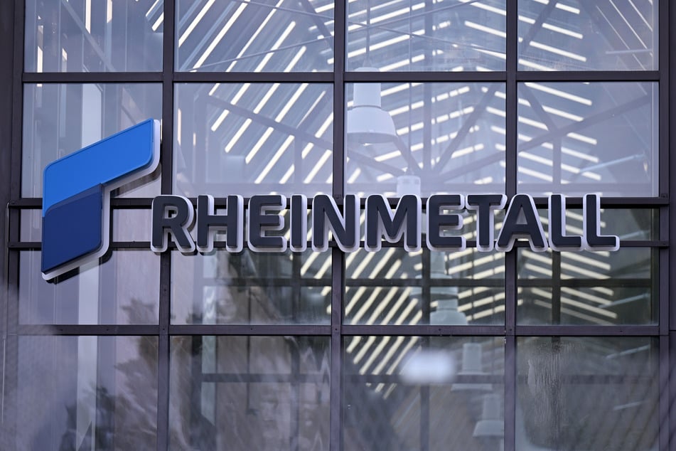 Der Düsseldorfer Rüstungskonzern Rheinmetall hat einen Milliardenauftrag für Radschützenpanzer erhalten.