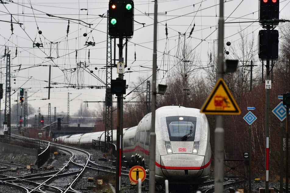 Auf der Bahnstrecke zwischen Magdeburg und Hannover treten massive störungen auf.