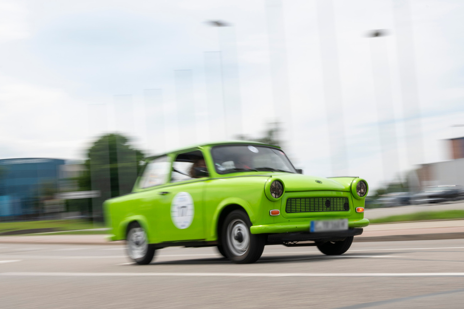 Trabi on Tour: Bei der "Oldtimer-Rallye" drehten auch viele ostdeutsche Klassiker ihre Runden.