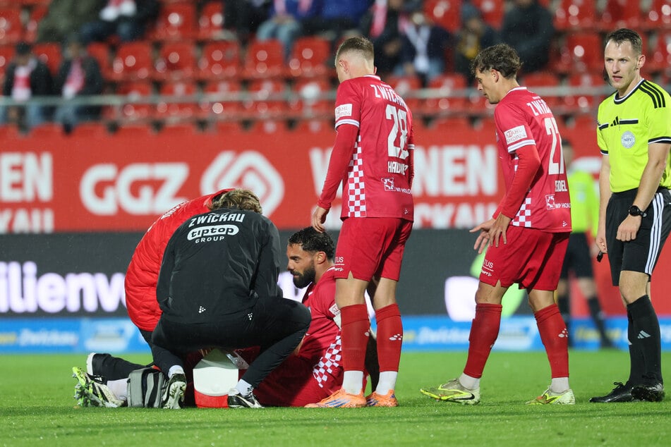 Joshua Putze wird den Schwänen nach seiner Muskelverletzung aus dem Tasmania-Spiel wochenlang fehlen.