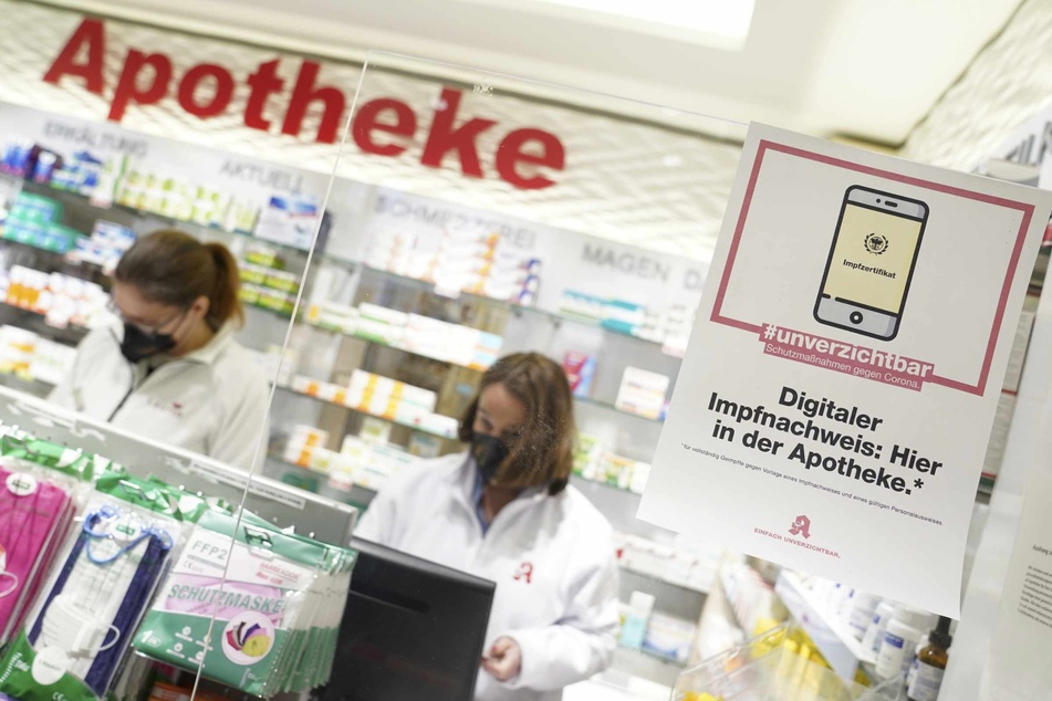 Hamburg: Nach 2G-plus-Hammer: Ansturm in Apotheken auf Corona-Impfzertifikate