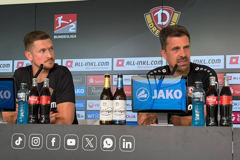 Zum ersten Mal in der neuen Saison bittet Thomas Stamm (43, r.) zur Pressekonferenz.