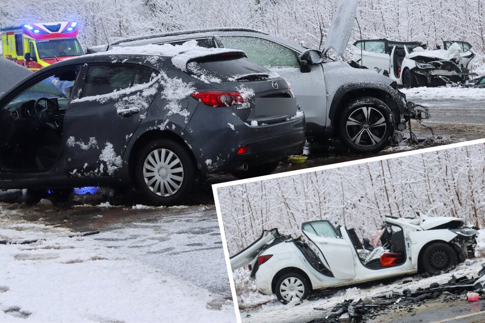 B97 nach Frontalcrash gesperrt: Zwei Schwerverletzte