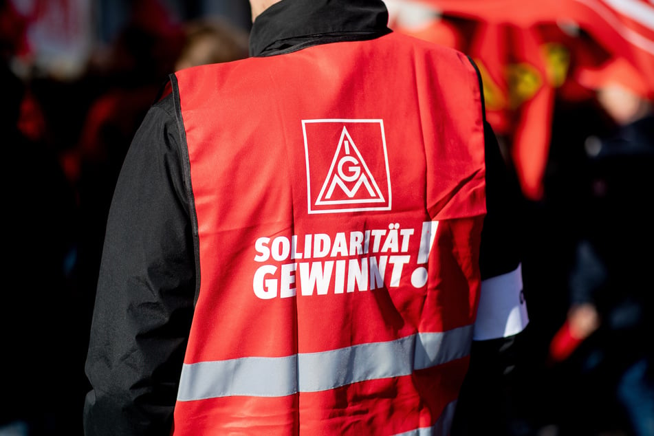 IG Metall: 50.000 Menschen legen in erster Warnstreik-Woche Arbeit nieder