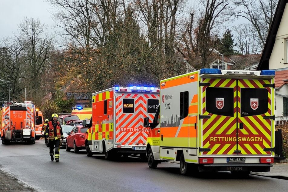 Zur Höhe des entstandenen Sachschadens lagen am Mittag noch keine Informationen vor.