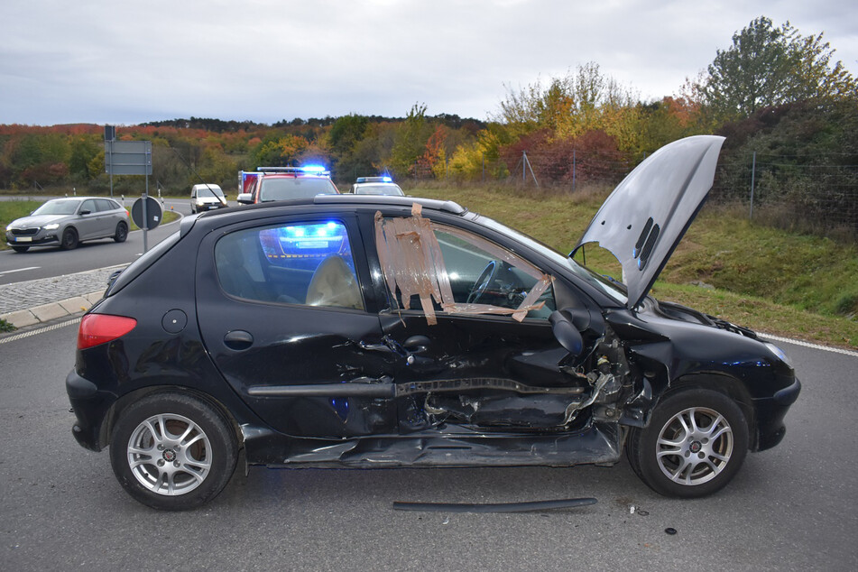 An einer Kreuzung im Harz waren ein Peugeot und ein Skoda zusammengerauscht.