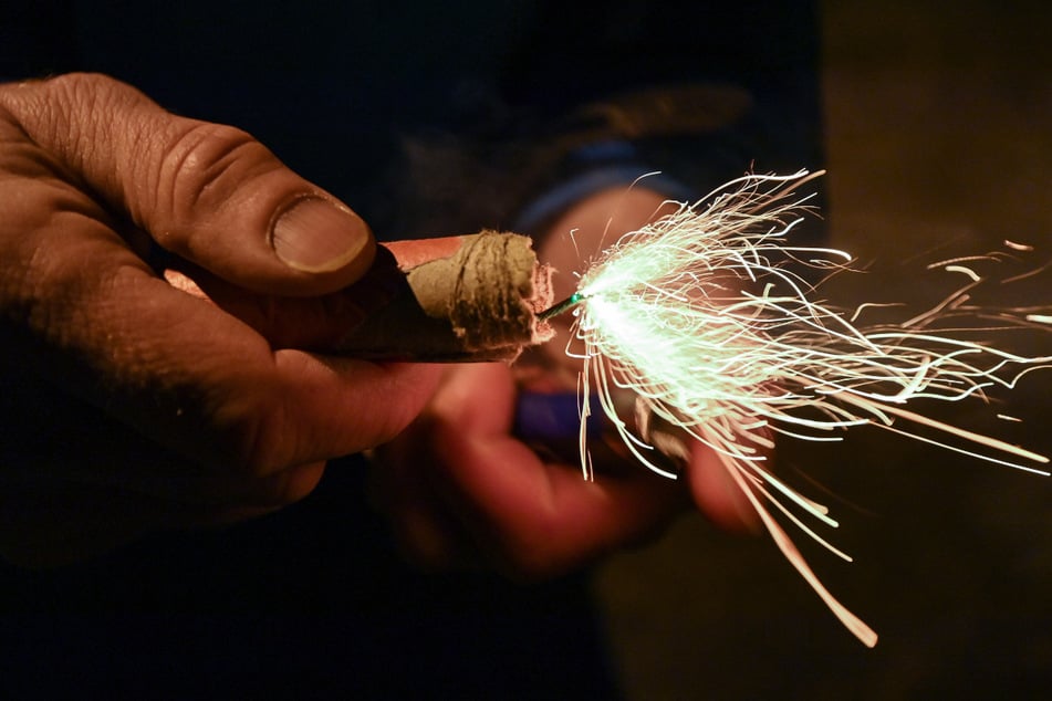 Tödliches Feuerwerk: In Sachsen sind zwei Männer gestorben, nachdem sie Feuerwerk gezündet haben. (Symbolbild)