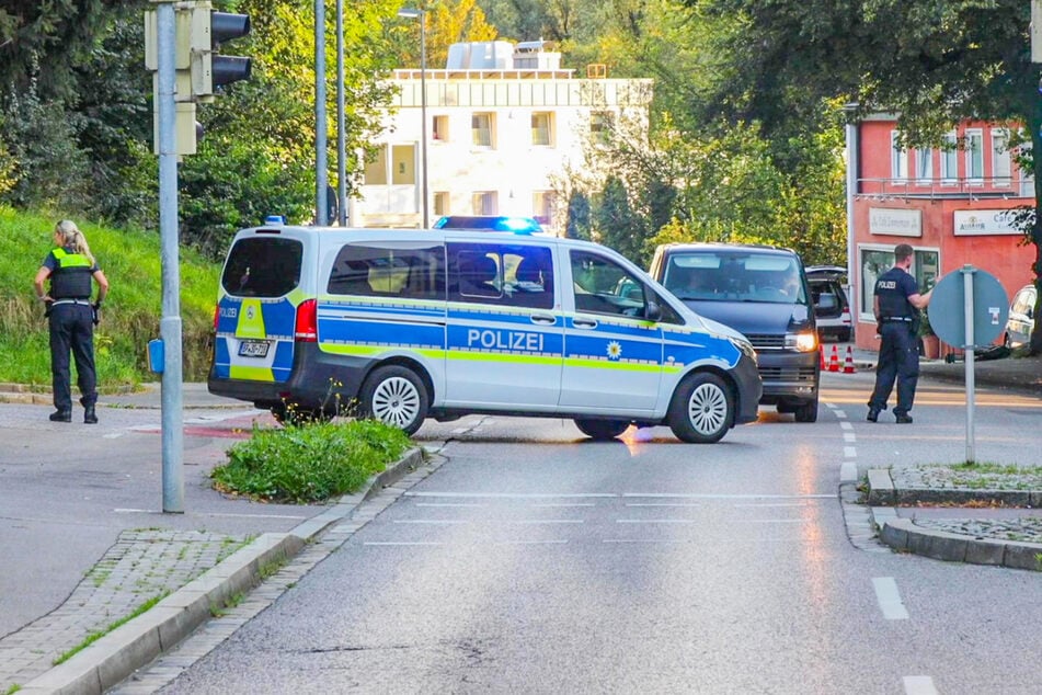 Das Gebiet rund um den Augartenweg in Kempten wurde weiträumig abgesperrt.