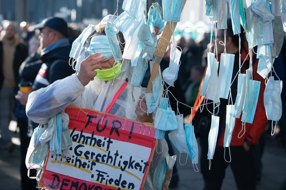 Nur knapp einen Monat nach der Groß-Demo in Leipzig wollen die "Querdenker" auch nach Dresden kommen.