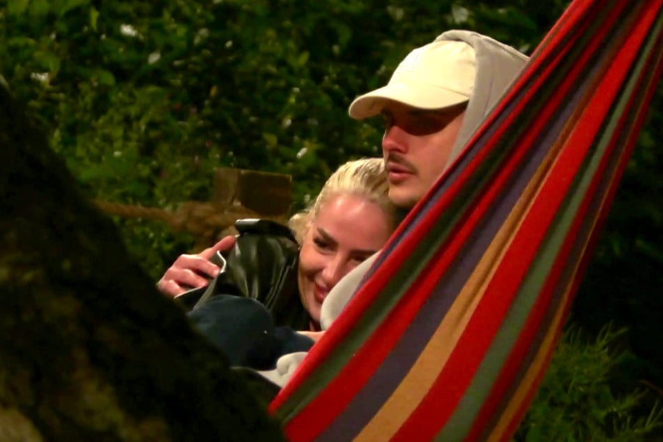 Emma Fernlund (24) und Tim Kühnel (29) kommen sich immer näher.