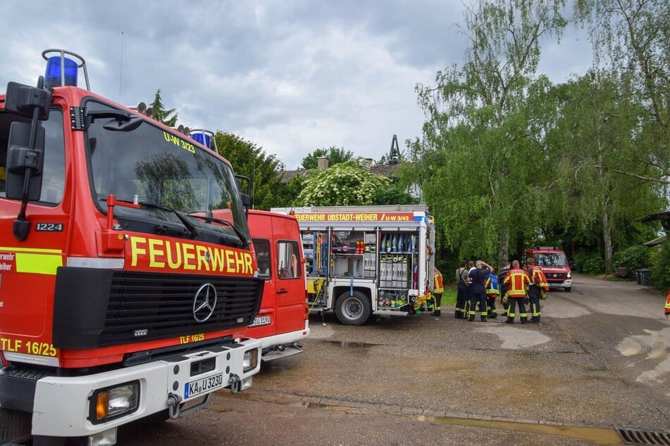 Die Feuerwehr rückte am Morgen im Großaufgebot an.