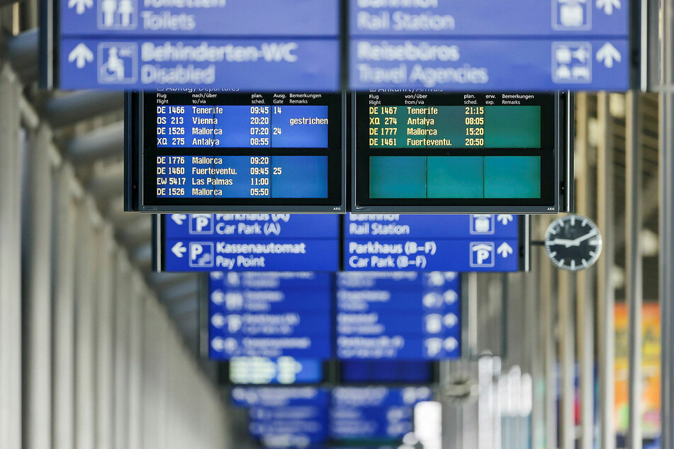 Zwischen Donnerstag und Sonntag hoben und heben 102 Flugzeuge von den Flughäfen Leipzig/Halle und Dresden ab. Die Reiselust ist ungebrochen. (Archivbild)