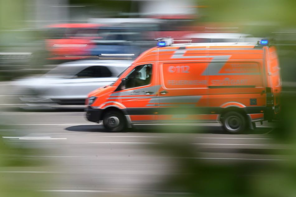 Rettungskräfte kümmerten sich umgehend um die Erstversorgung. (Symbolfoto)