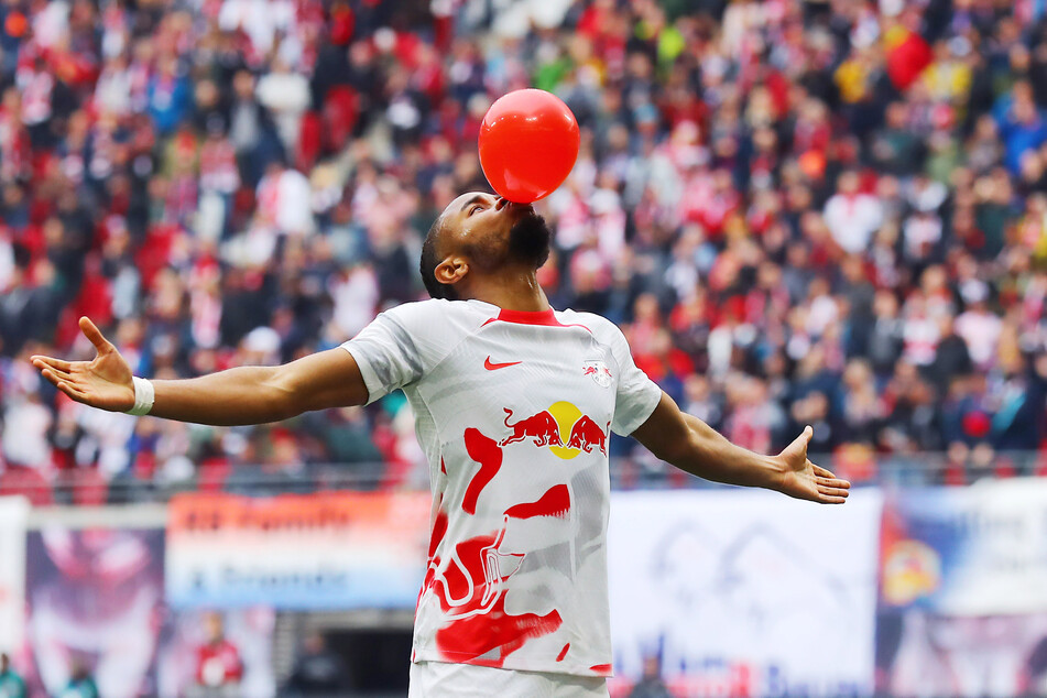 Lange Zeit wurde dieser Jubel bei RB Leipzig vermisst. Doch nach seinem Tor zum 1:0 packte Christopher Nkunku seinen roten Ballon wieder aus.
