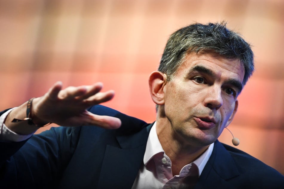 Ex-Google chief Matt Brittin has been appointed the BBC's new director-general amid the face-off with Trump.